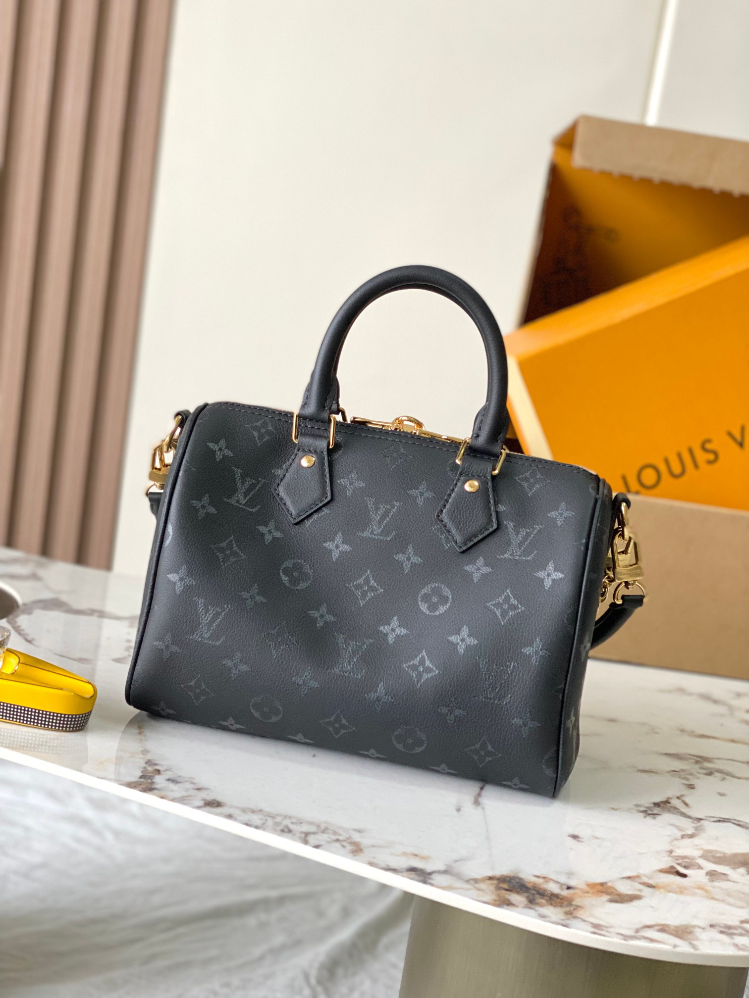 Louis Vuitton Speedy Bandoulière 25 Leather Crossbody Bag - Image 3