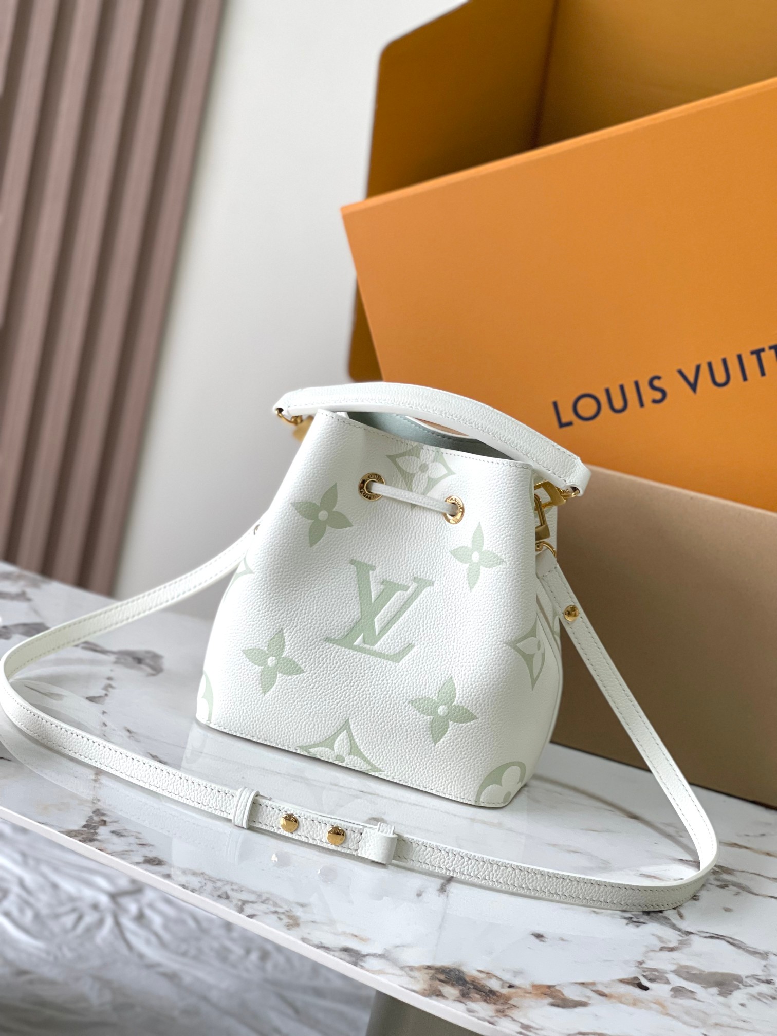 Louis Vuitton Néonoé BB Handbag - Image 3