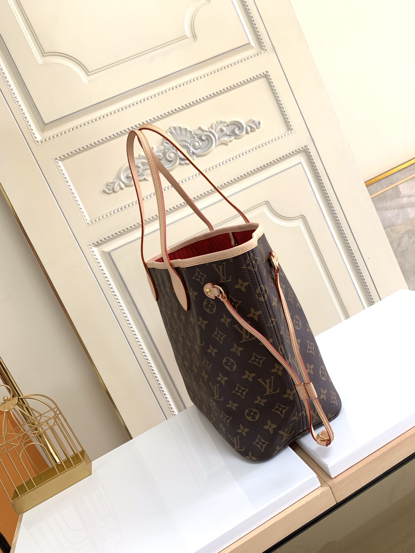 Louis Vuitton Neverfull Medium Tote Bag with Detachable Zipper Pouch - Image 3