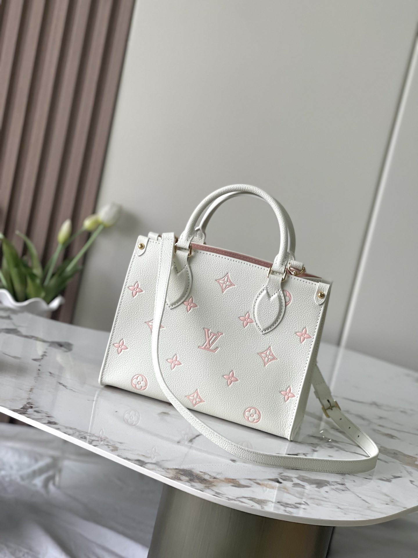 Louis Vuitton OnTheGo PM Tote Bag in Two-Tone Ivory and Peach Pink Monogram Empreinte Leather - Image 3