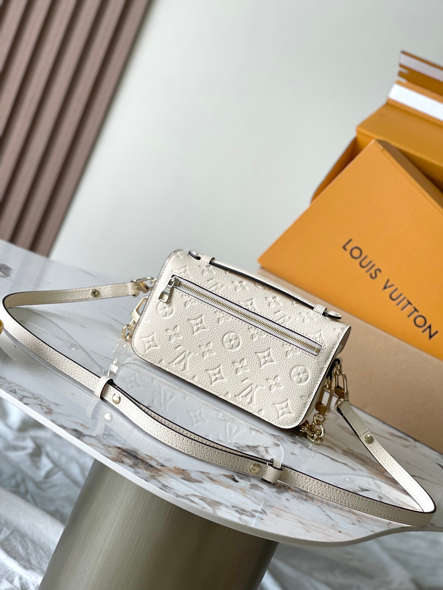 Louis Vuitton Pochette Métis East West Crossbody Bag - Image 3