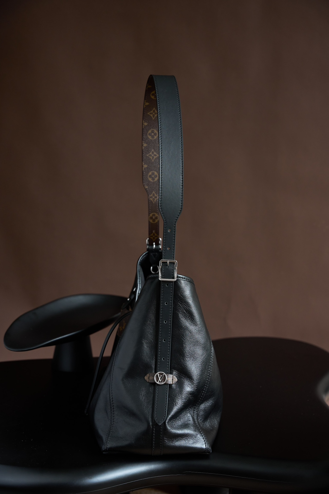 Louis Vuitton CarryAll Dark Handbag - Image 3