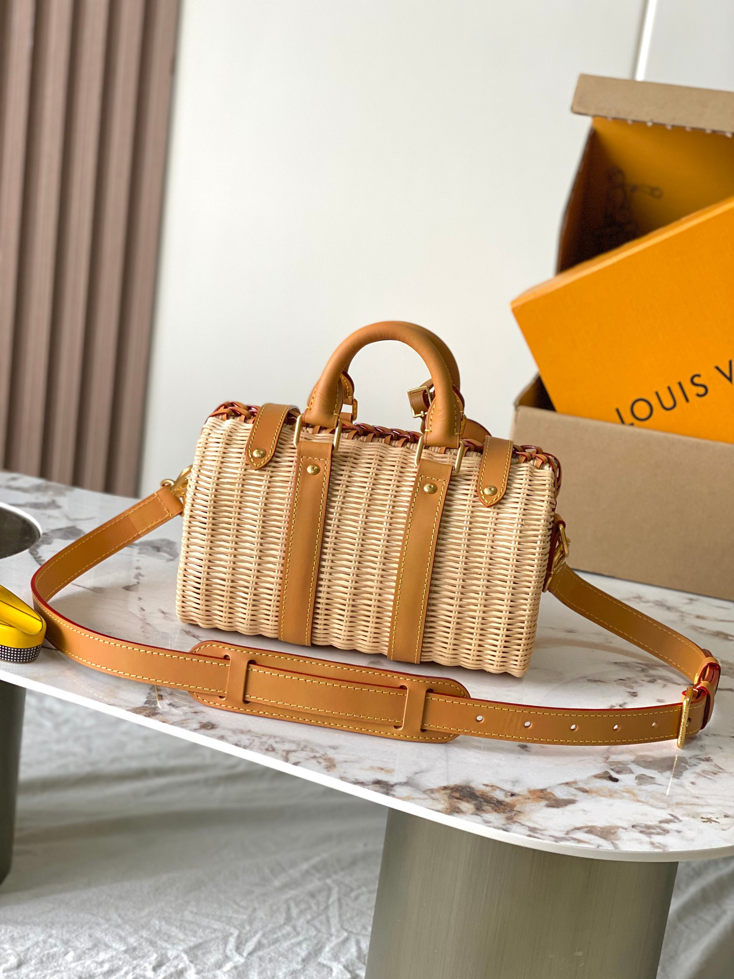Louis Vuitton Keepall Bandoulière 25 Travel Bag - Image 3
