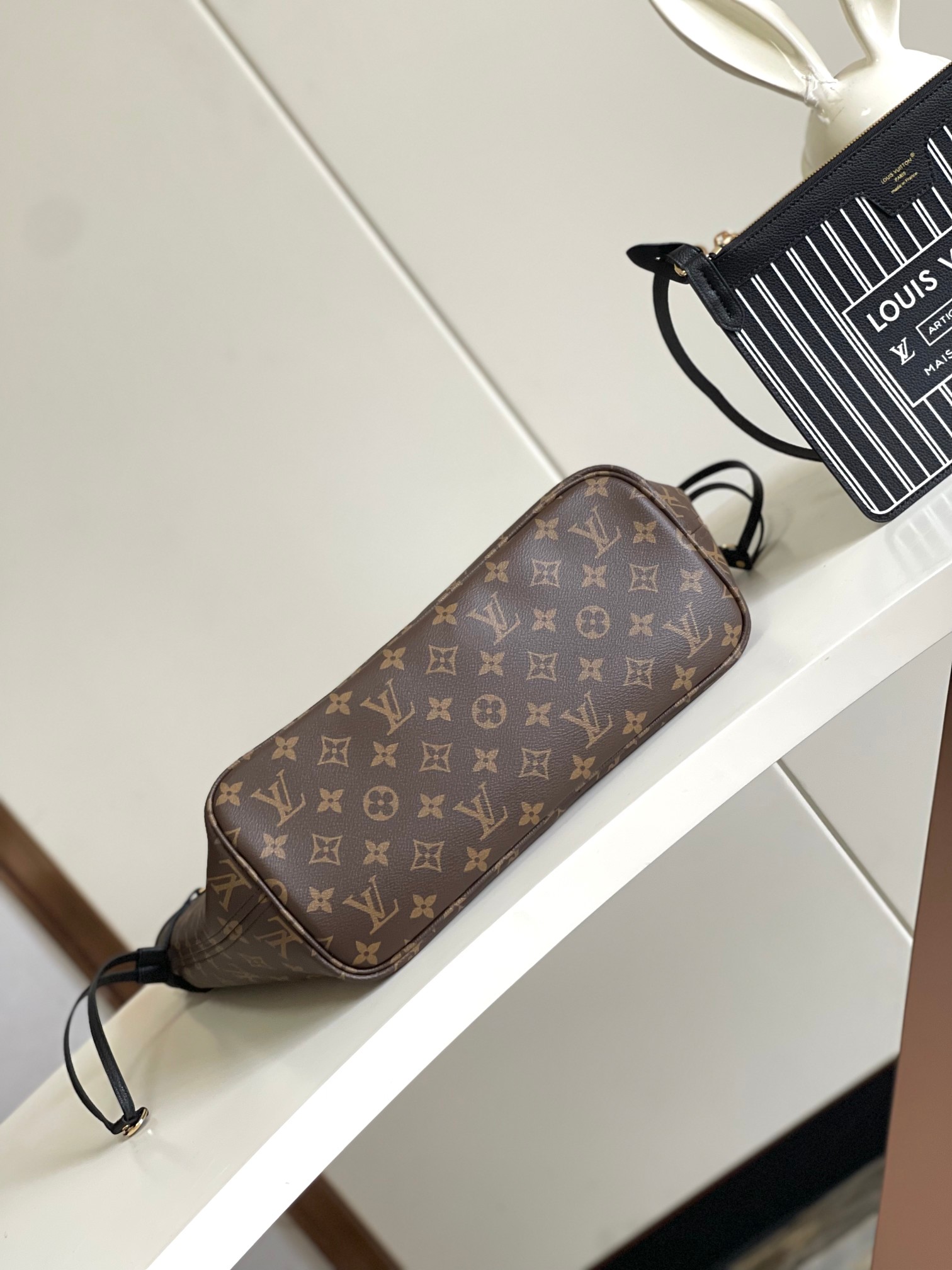 Louis Vuitton Neverfull MM Tote Bag in Damier Azur Canvas - Image 3