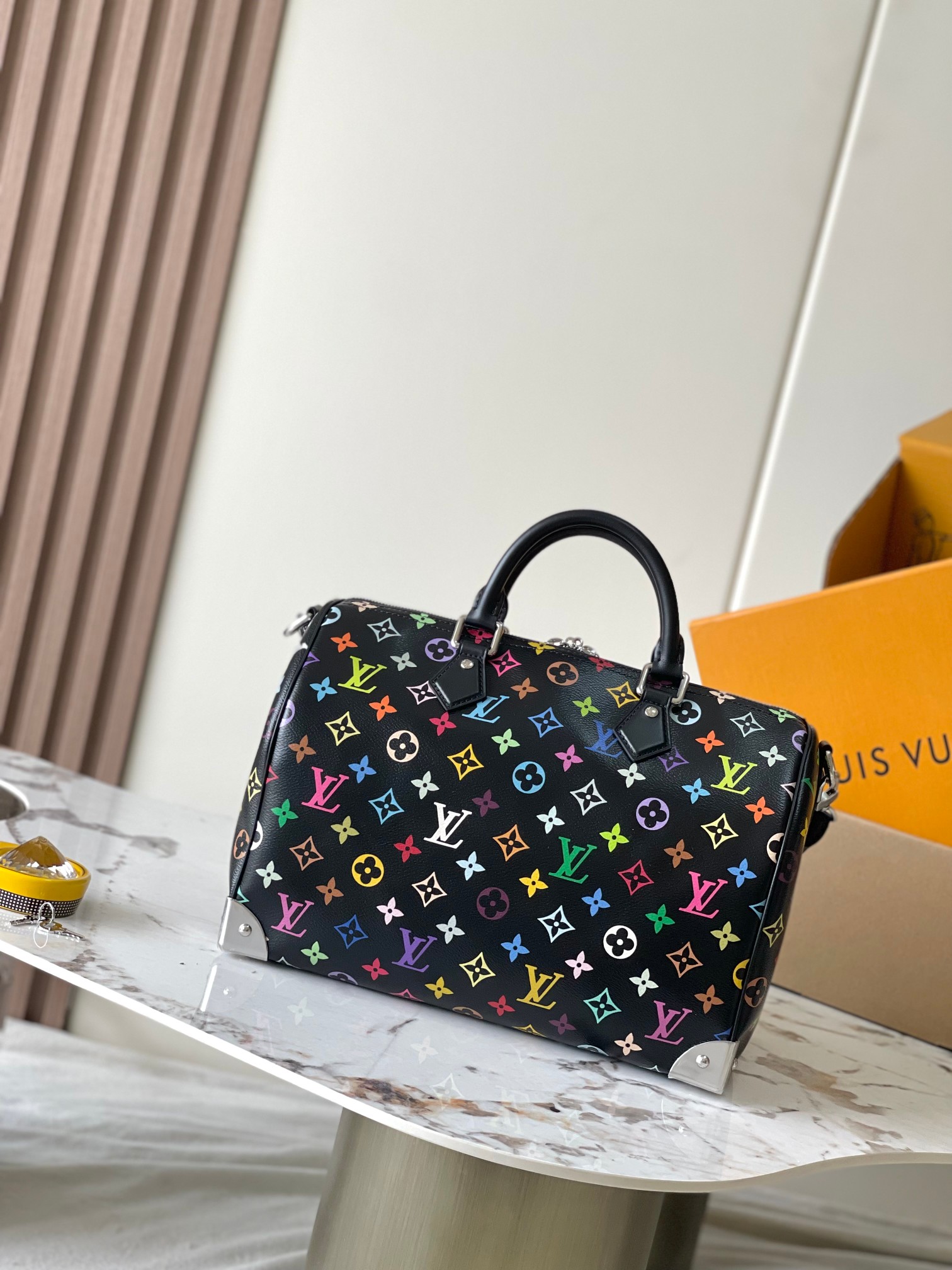 Louis Vuitton Speedy Soft 30 Handbag - Image 3