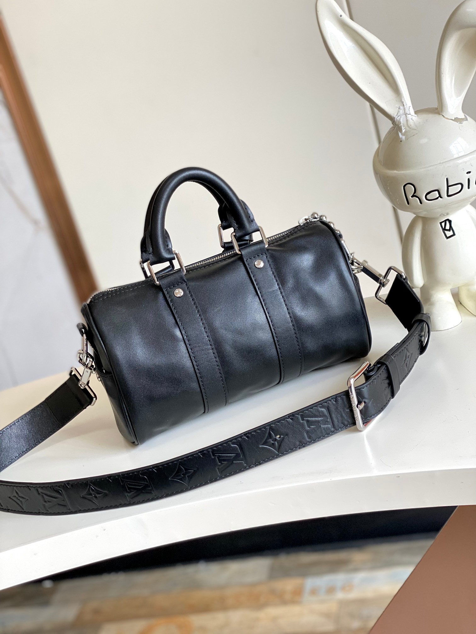 Louis Vuitton Keepall Bandoulière 25 Monogram Handbag - Image 3