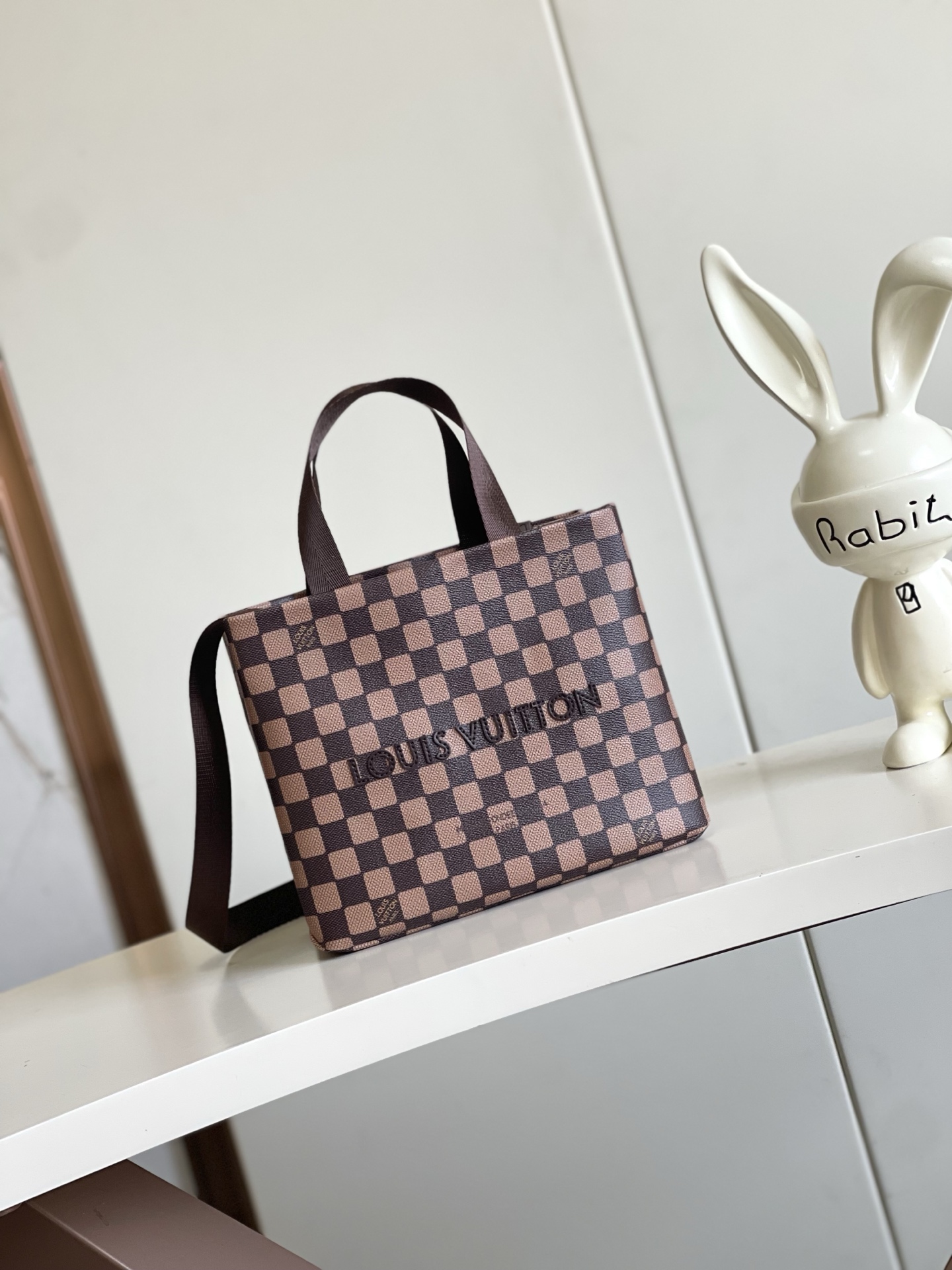 Louis Vuitton Medium Leather Handbag - Image 3