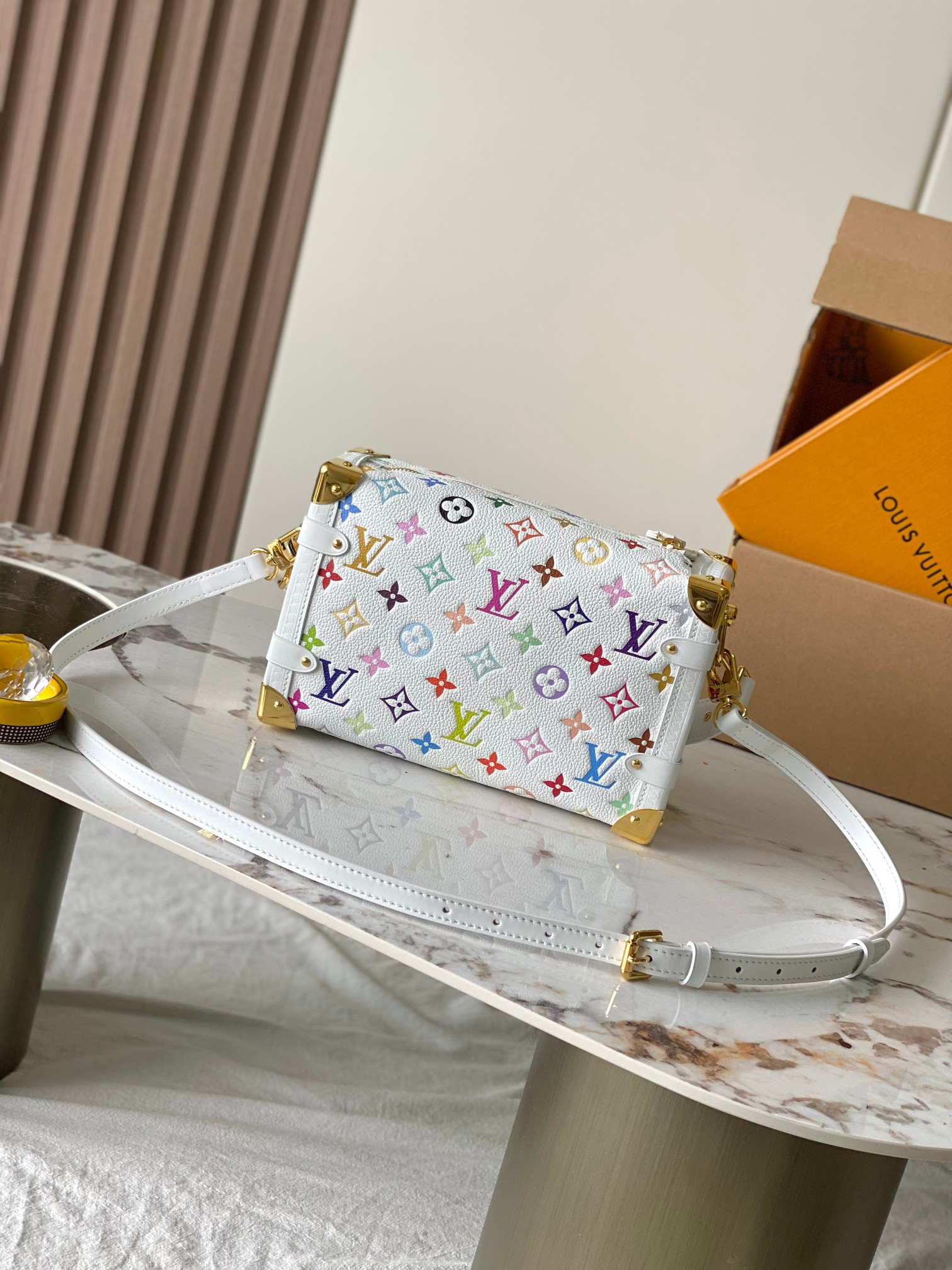 Side Trunk Medium Shoulder Bag - Image 3