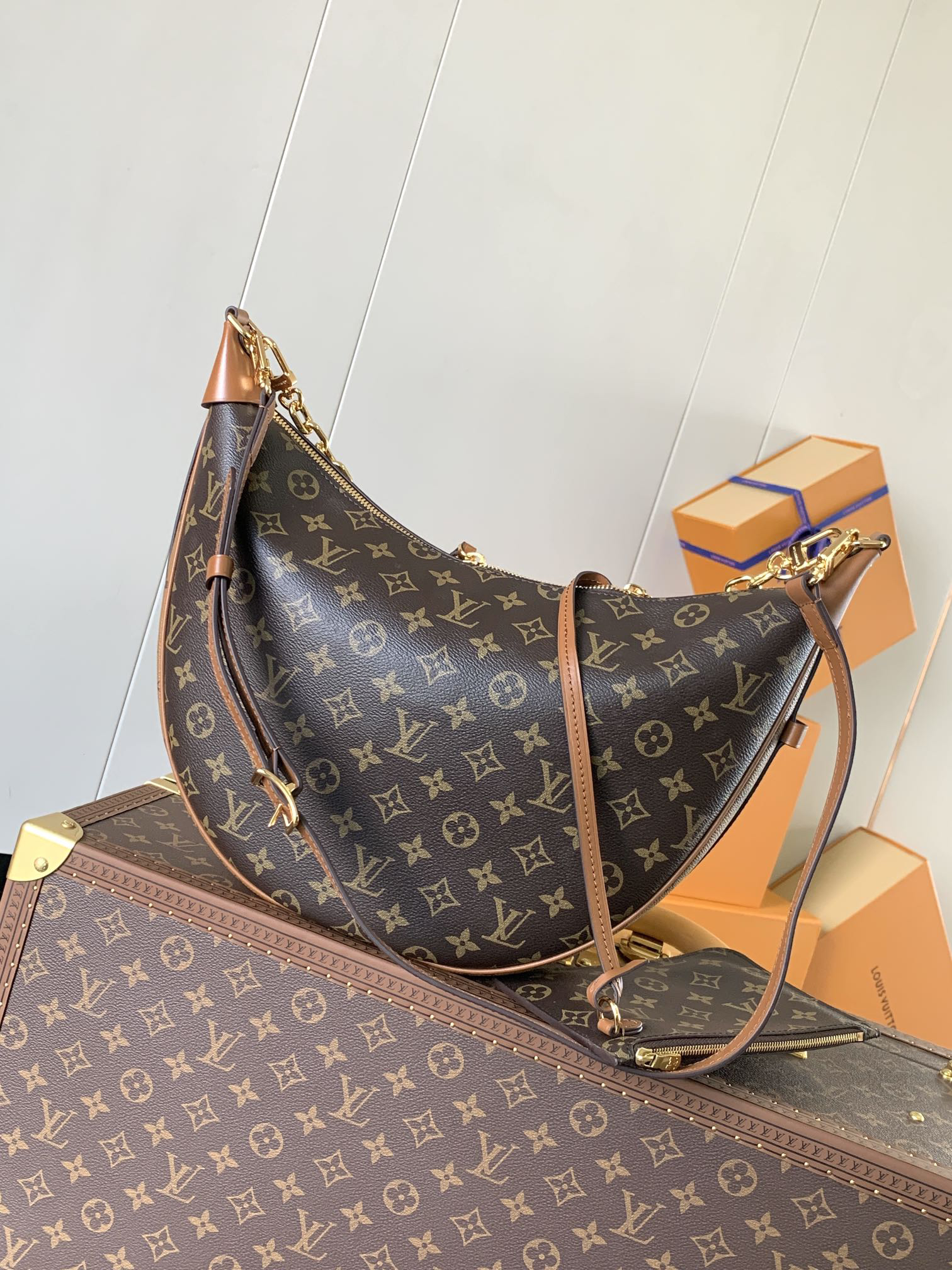 Louis Vuitton M46311 Large Moon Shoulder Bag in Classic Monogram Canvas - Image 3