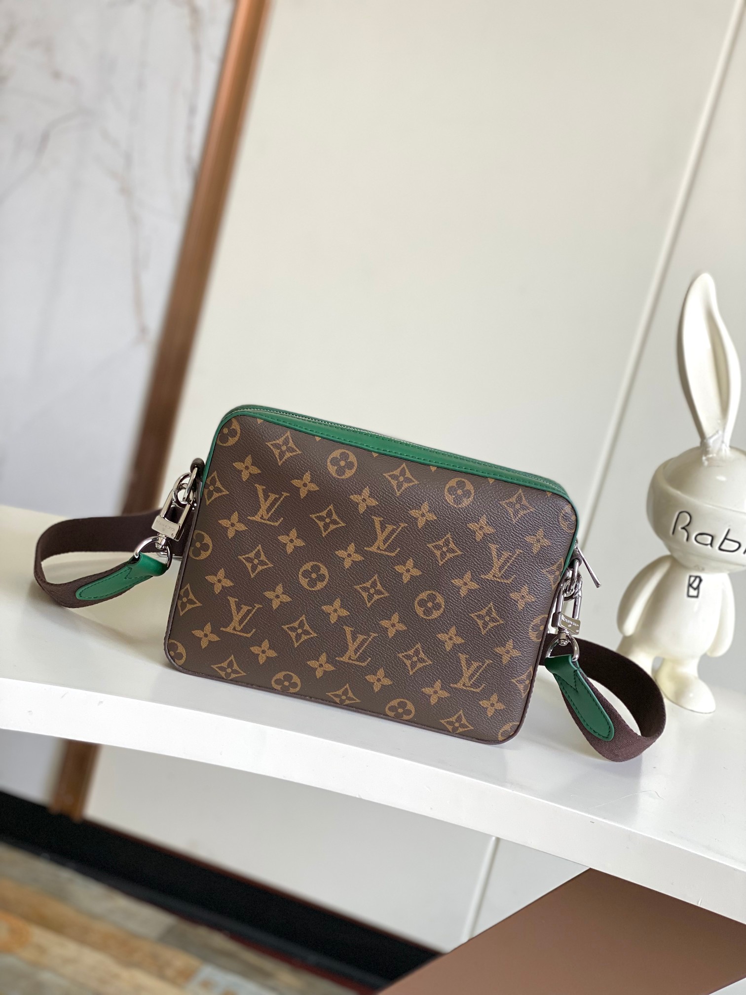 Louis Vuitton Trio Messenger Bag in Monogram Eclipse Reverse Canvas - Image 3