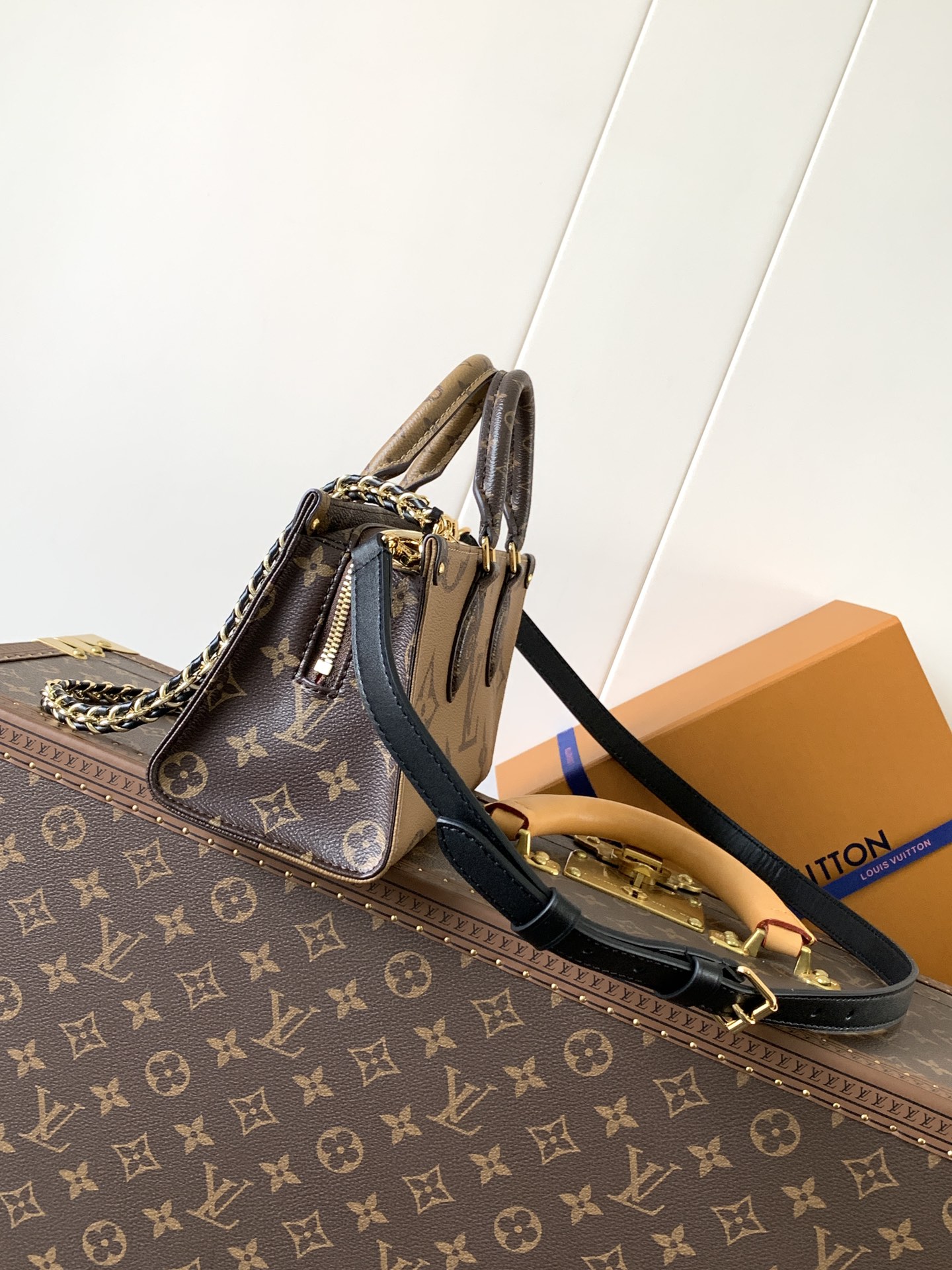 Louis Vuitton OnTheGo East West Tote Bag M14236 - Image 3
