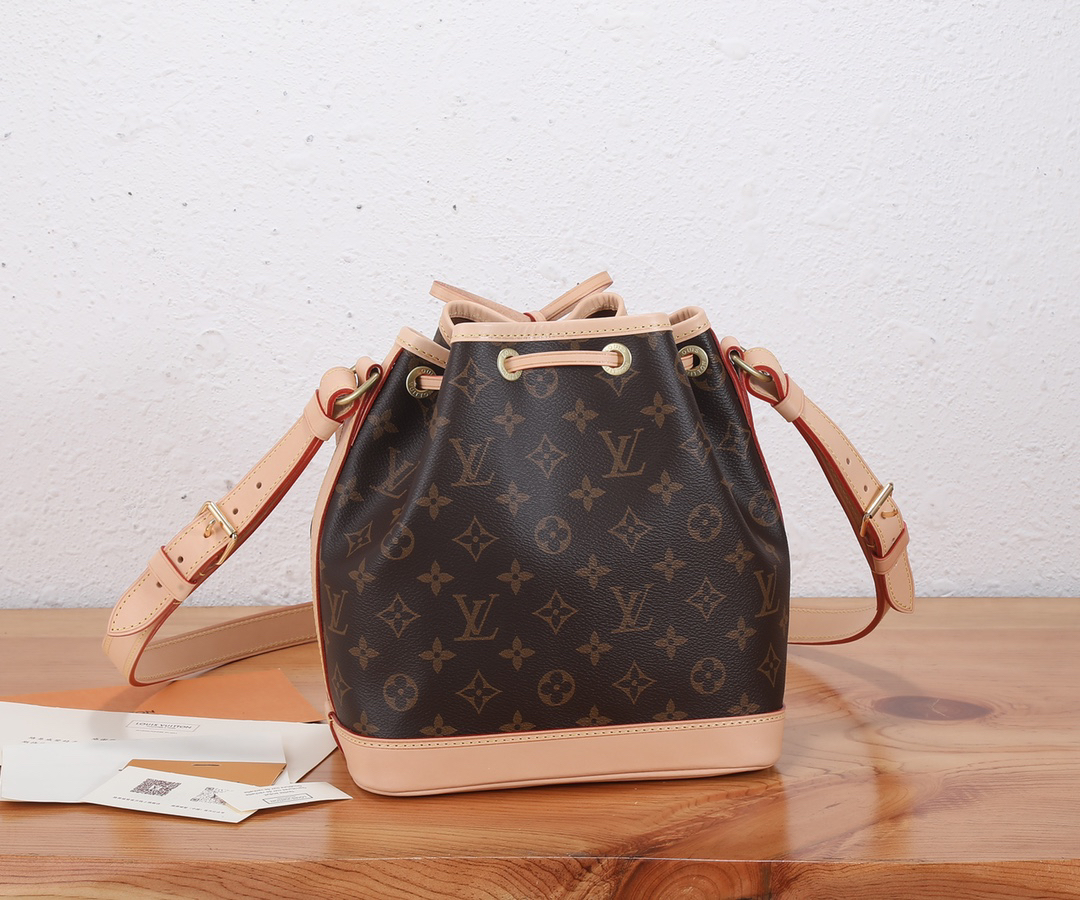 Louis Vuitton Noé BB Bucket Bag - Image 3