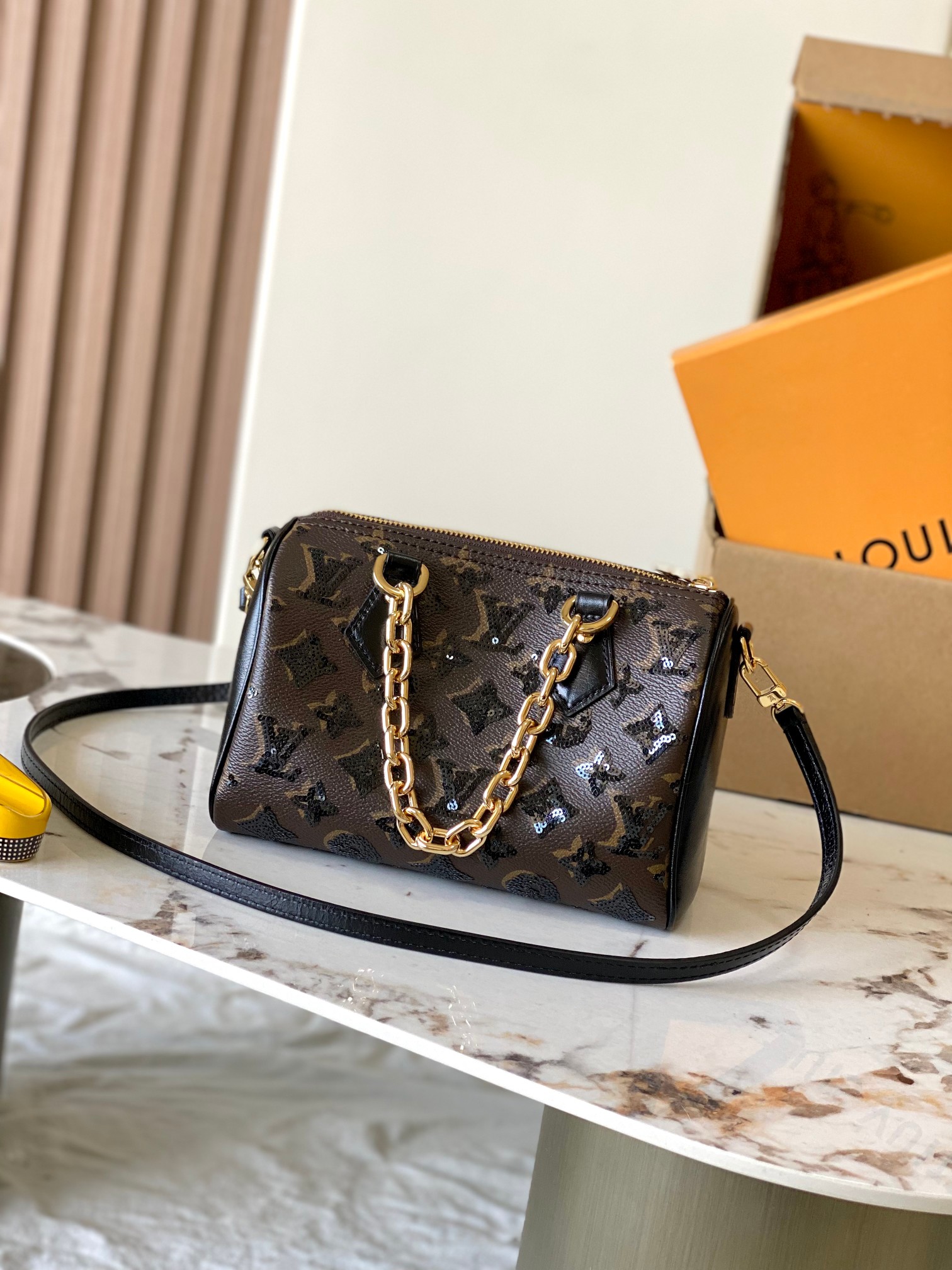 Speedy Bandoulière 20 Handbag - Image 3