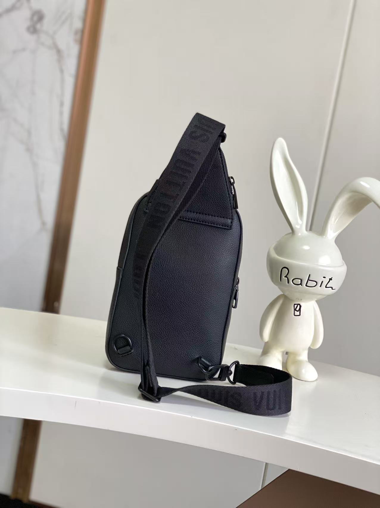 Louis Vuitton Avenue Sling Bag PM in Leather - Image 3