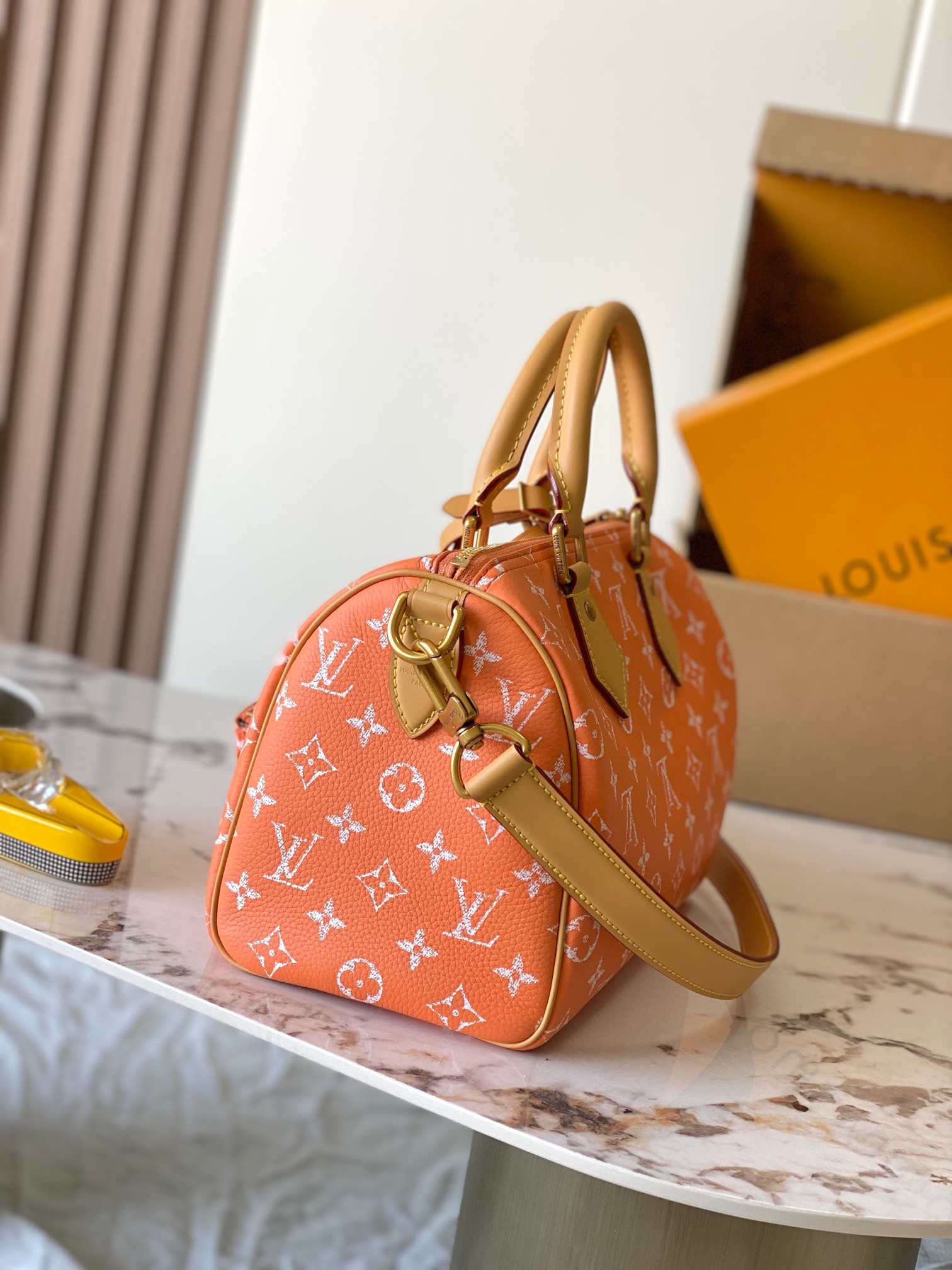 Louis Vuitton Speedy Bandoulière 25 Leather Handbag - Image 3