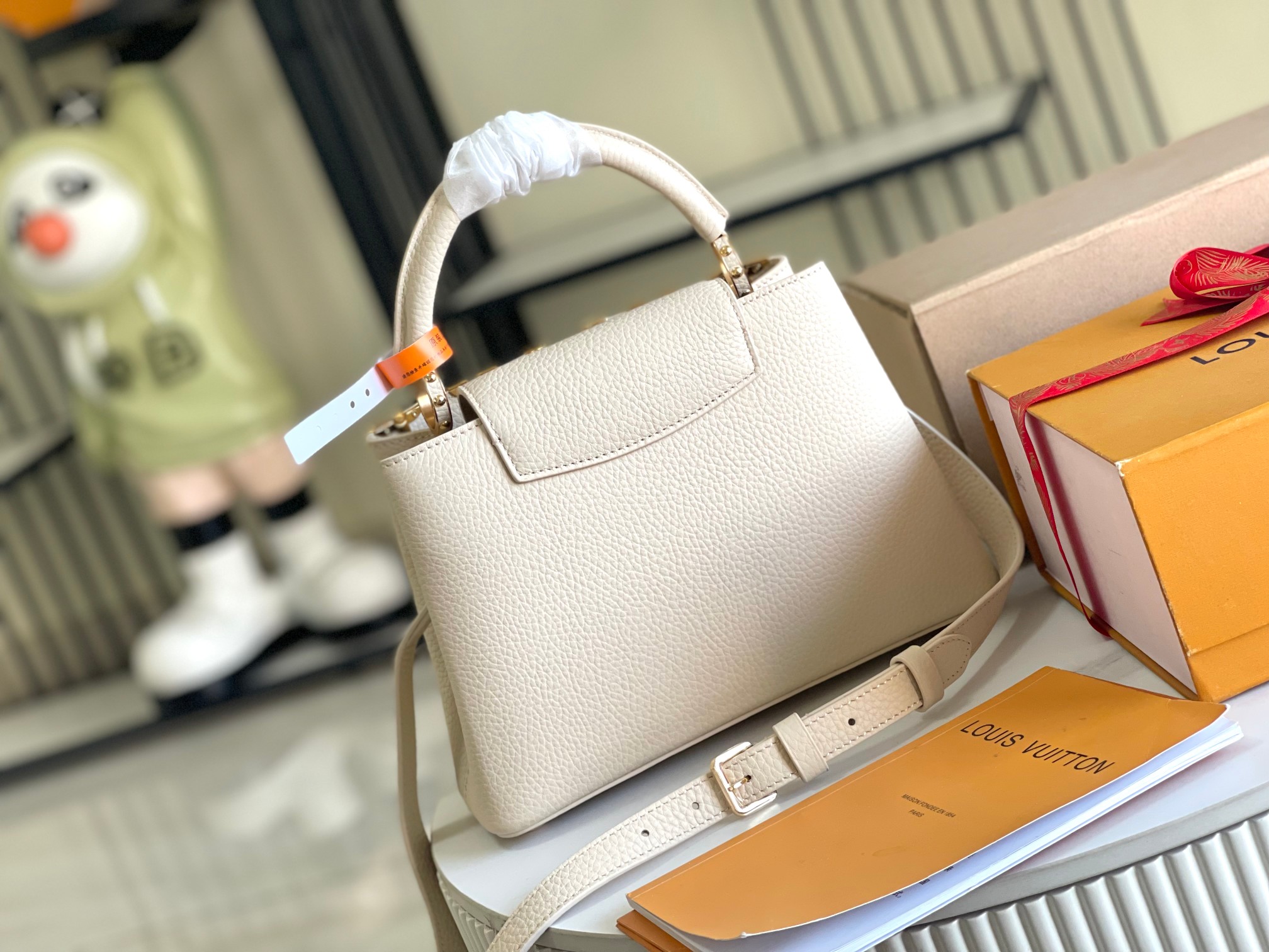 Louis Vuitton Capucines Flower Crown Small Handbag - Image 3