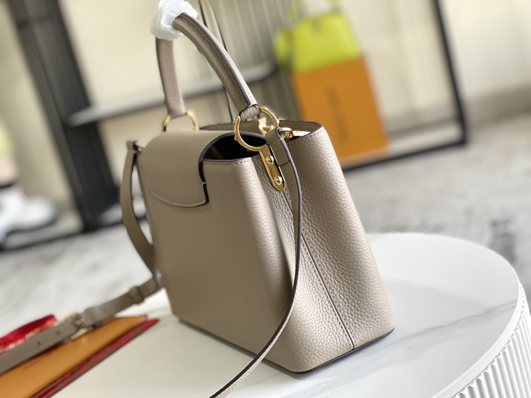 Louis Vuitton Capucines Handbag M94428, Elephant Gray, Medium Gold-Tone Hardware - Image 3