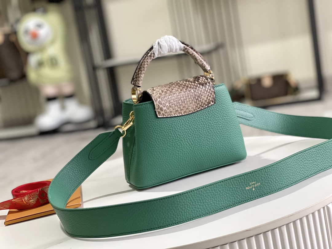 Louis Vuitton Capucines BB Handbag - Image 3