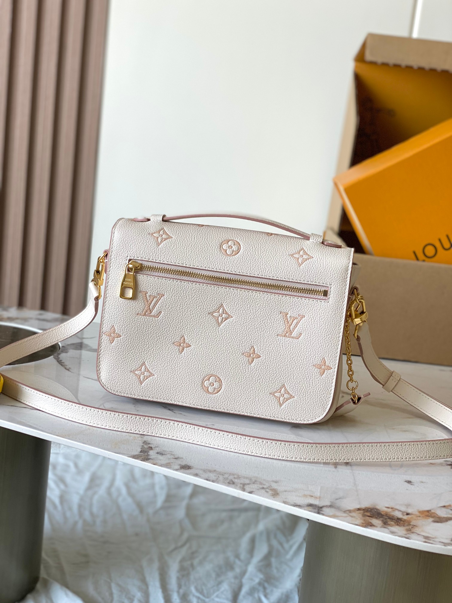 Pochette Metis MM Crossbody Bag - Image 3