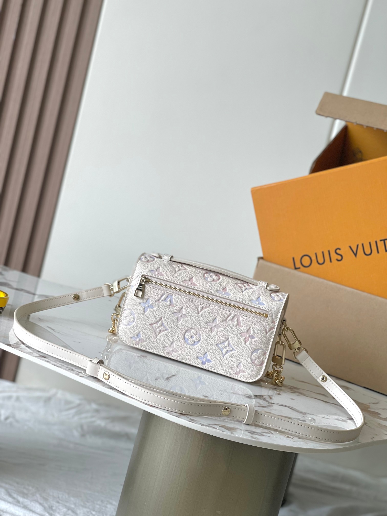 Louis Vuitton Pochette Métis East West Handbag - Image 3