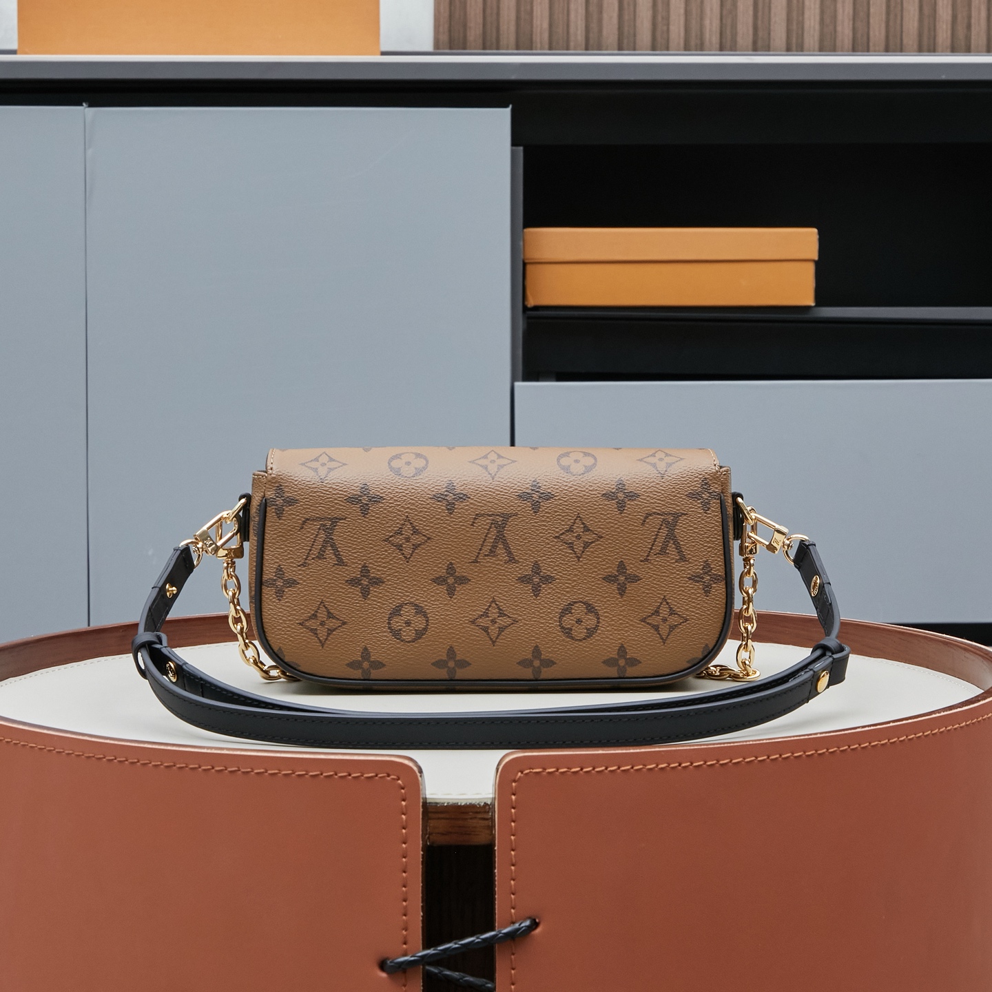 Louis Vuitton Wallet On Chain Ivy Monogram Canvas Crossbody Bag - Image 3