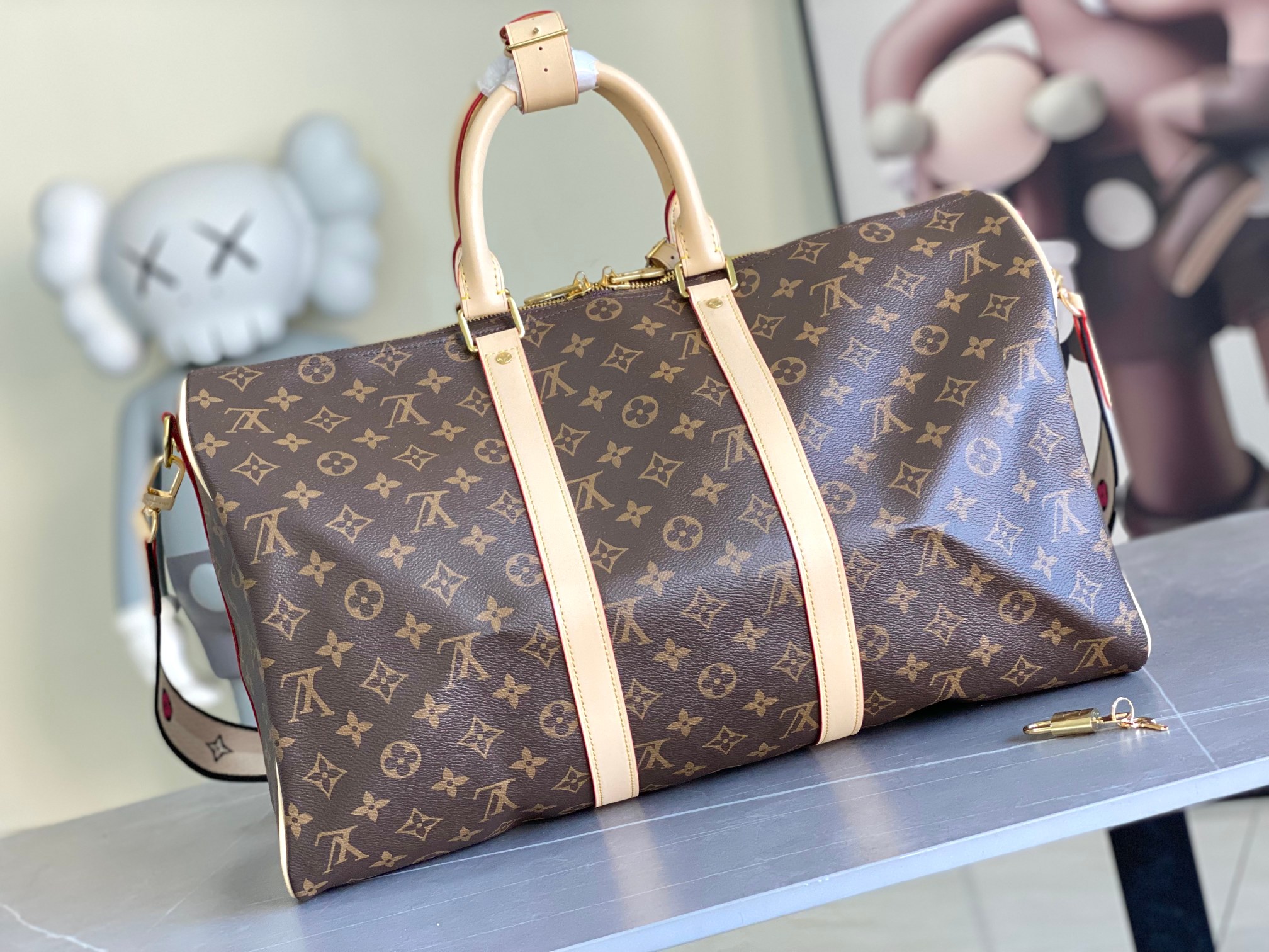 Louis Vuitton Keepall 45 Travel Bag in Monogram Canvas - Image 3