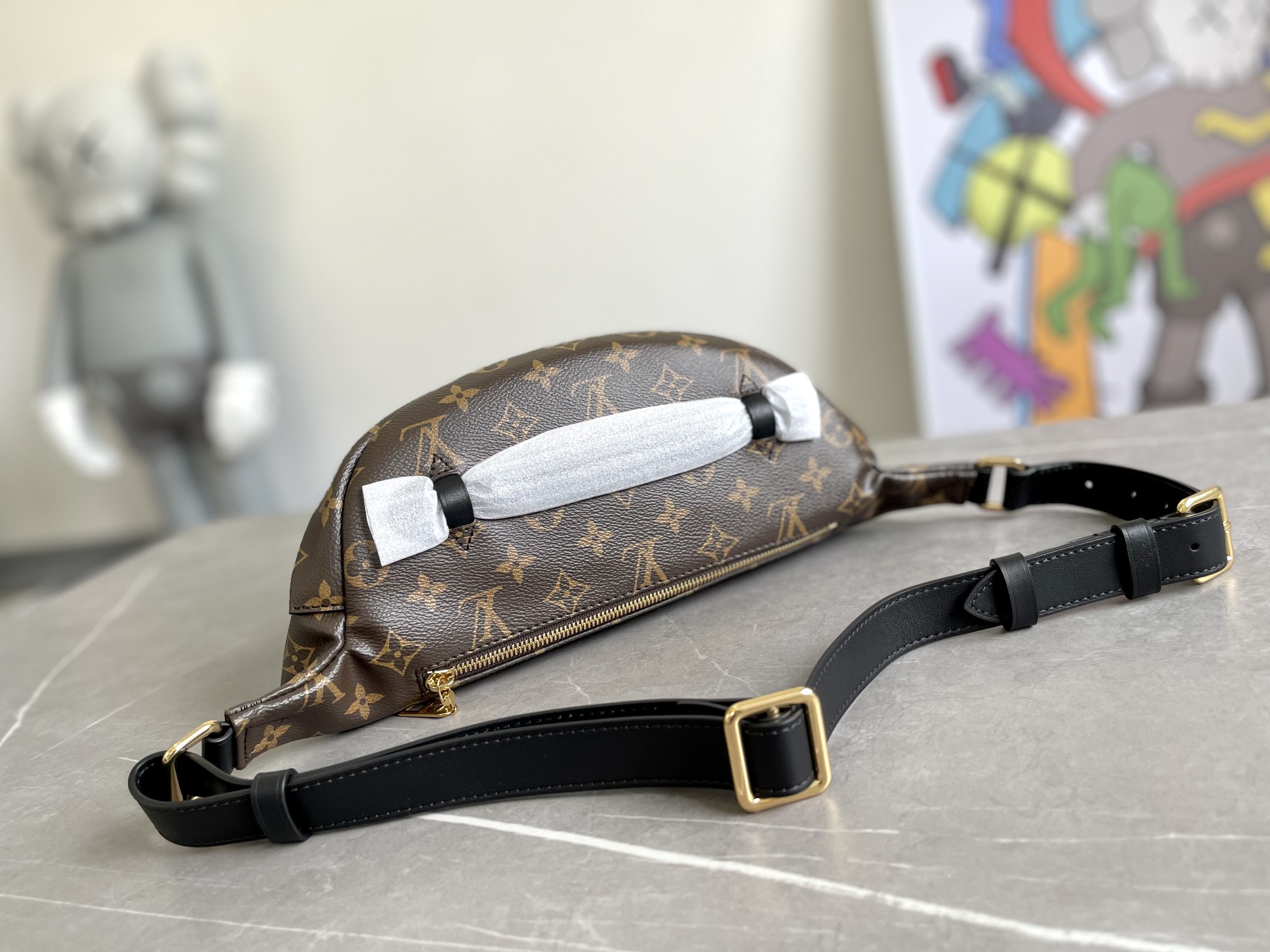 Louis Vuitton Bumbag M43644 in Black Monogram Canvas - Image 3