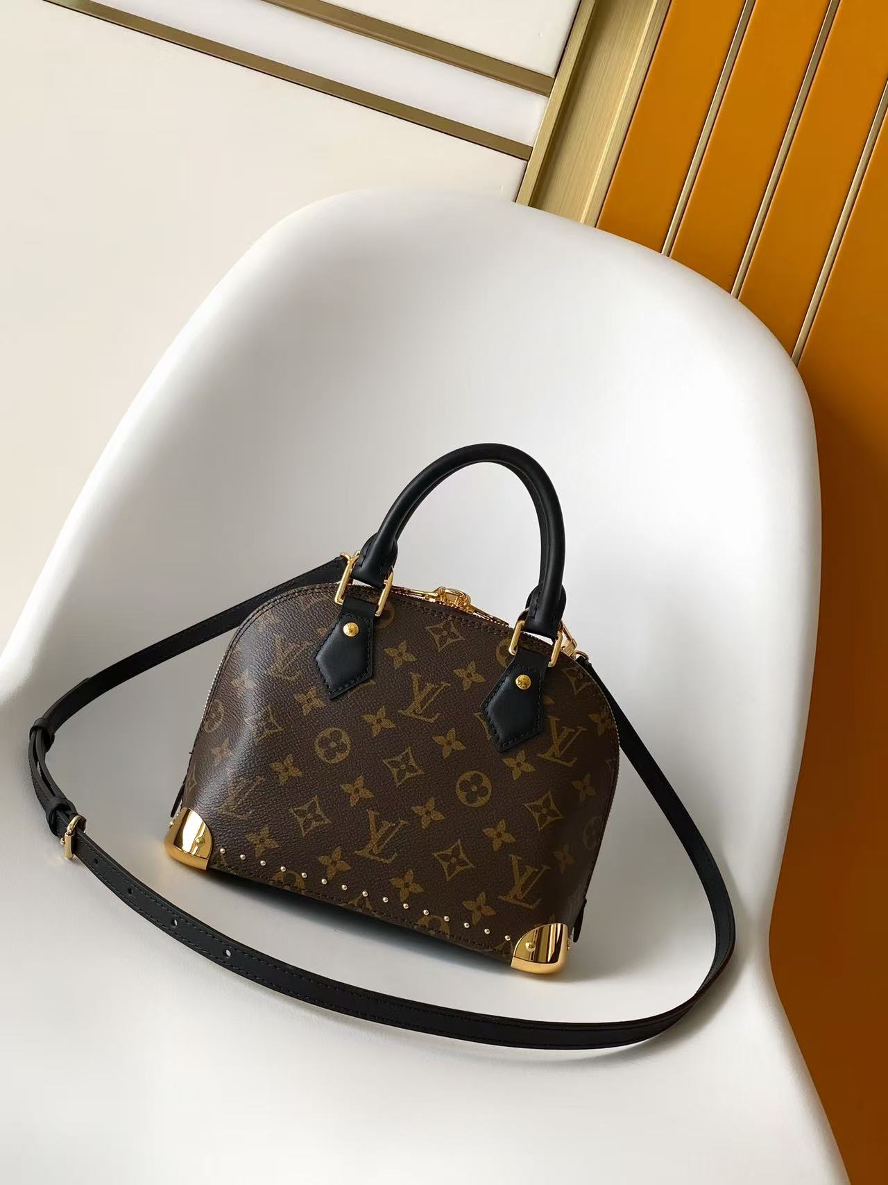 Louis Vuitton Alma BB M26084 Handbag - Image 3