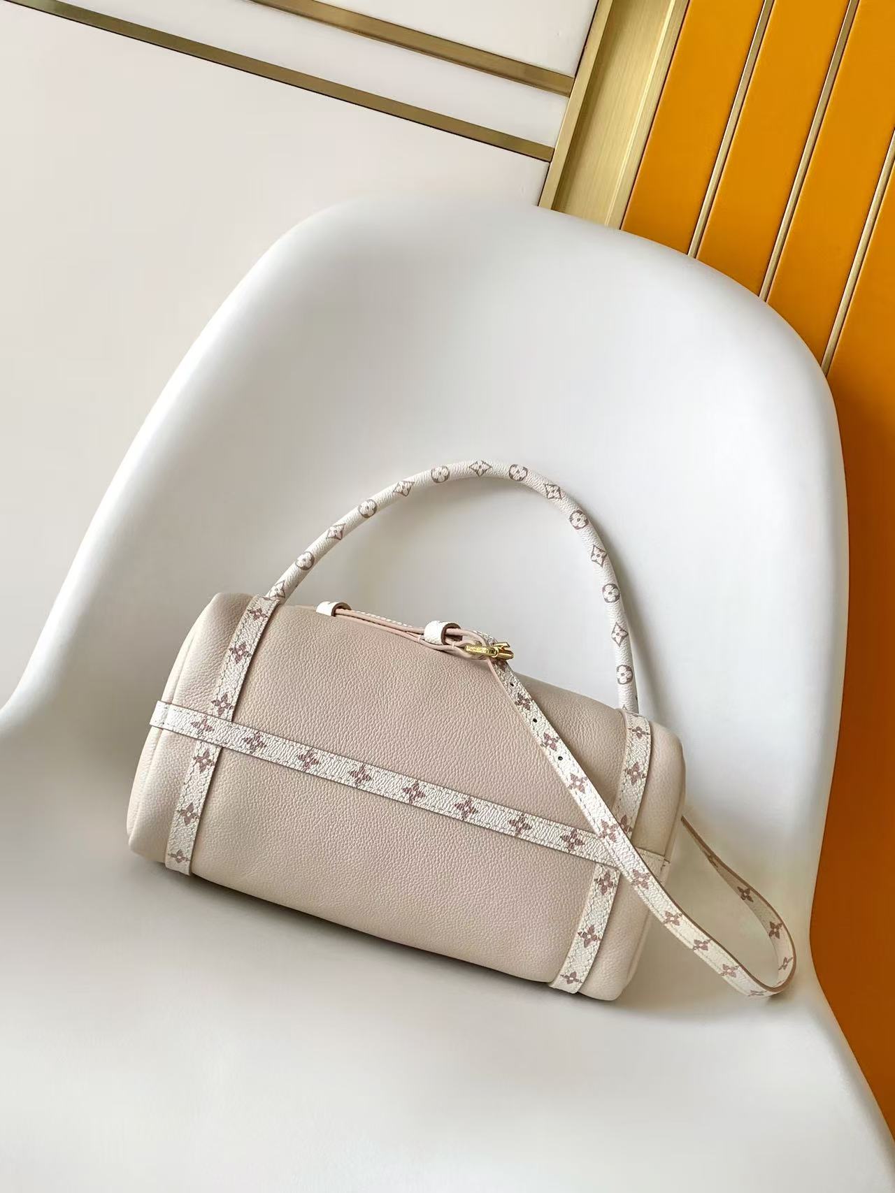 Louis Vuitton Express Small Handbag with Monogram Pattern - Image 3