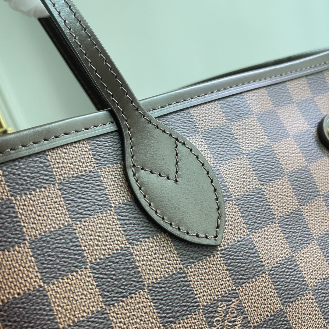 Louis Vuitton Neverfull Large Tote in Damier Azur Canvas - Image 3