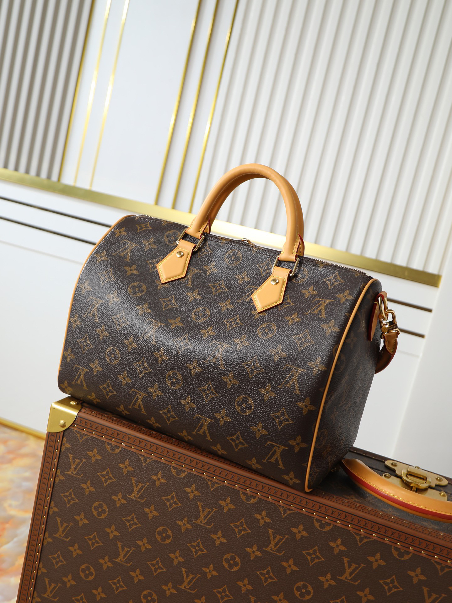 Louis Vuitton Speedy Soft 30 Lucky Handbag in Green Monogram Canvas - Image 3