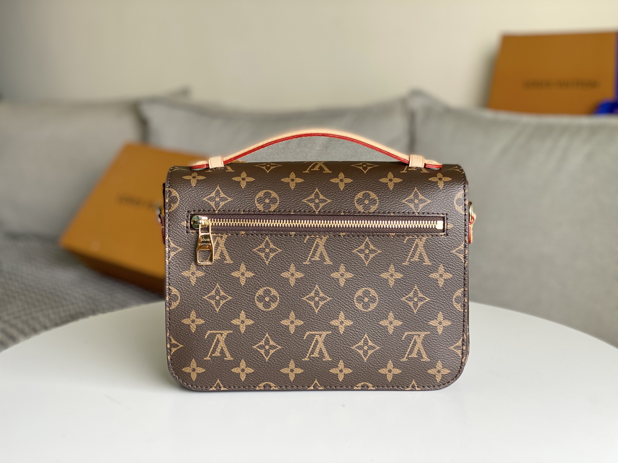 Louis Vuitton Pochette Métis Crossbody Bag in Monogram Canvas - Image 3