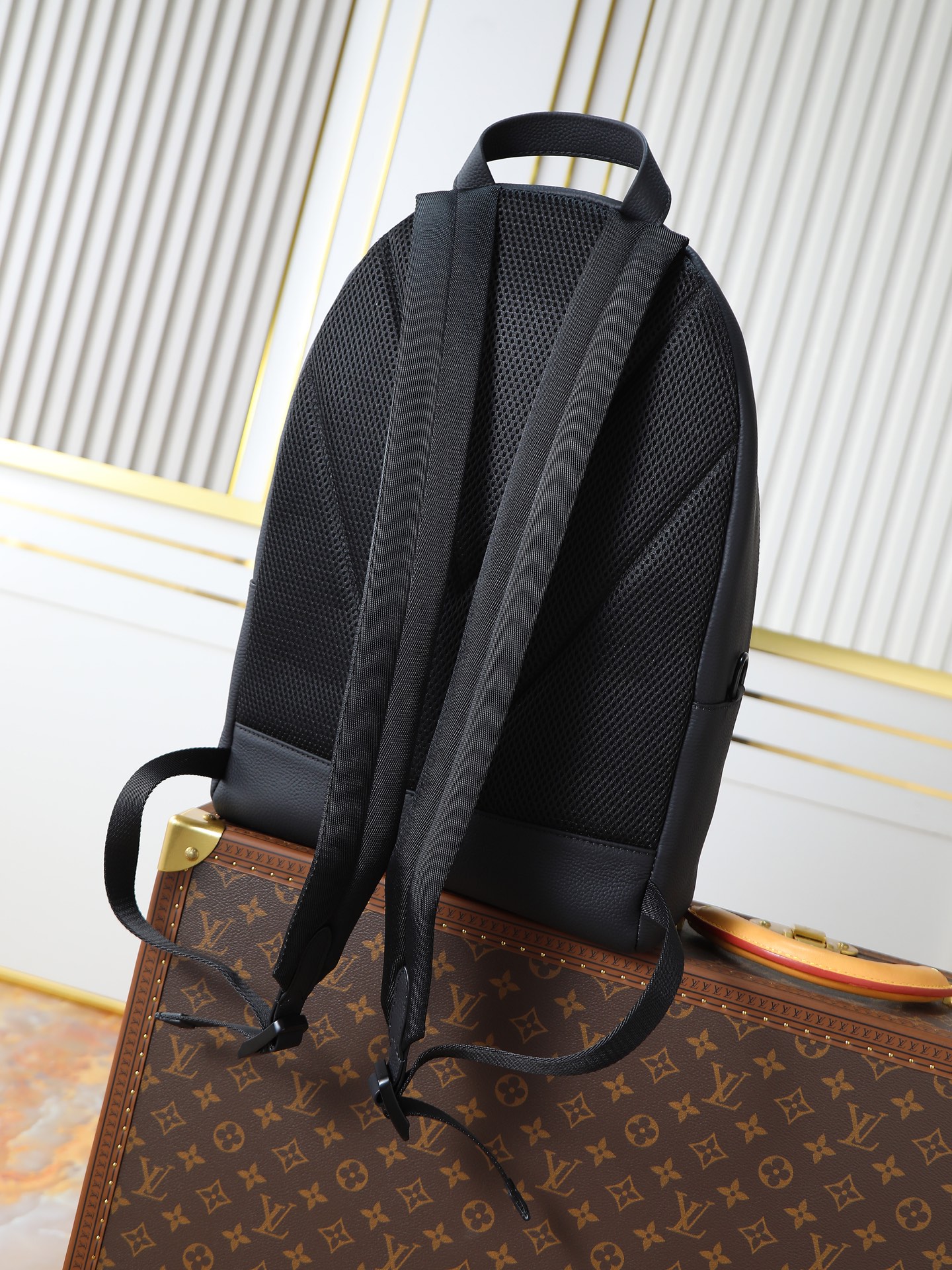 Louis Vuitton Discovery Work Laptop Briefcase - Image 3