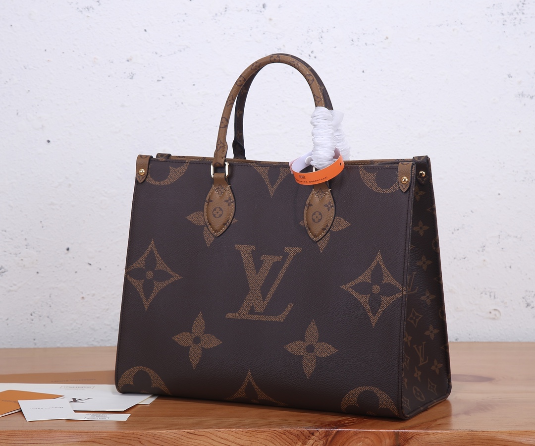 Louis Vuitton Onthego MM Tote Bag - Image 3