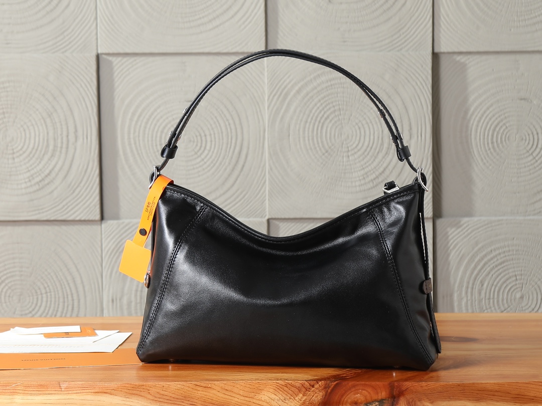 Louis Vuitton LV Vibe Carryall East West Handbag - Image 3