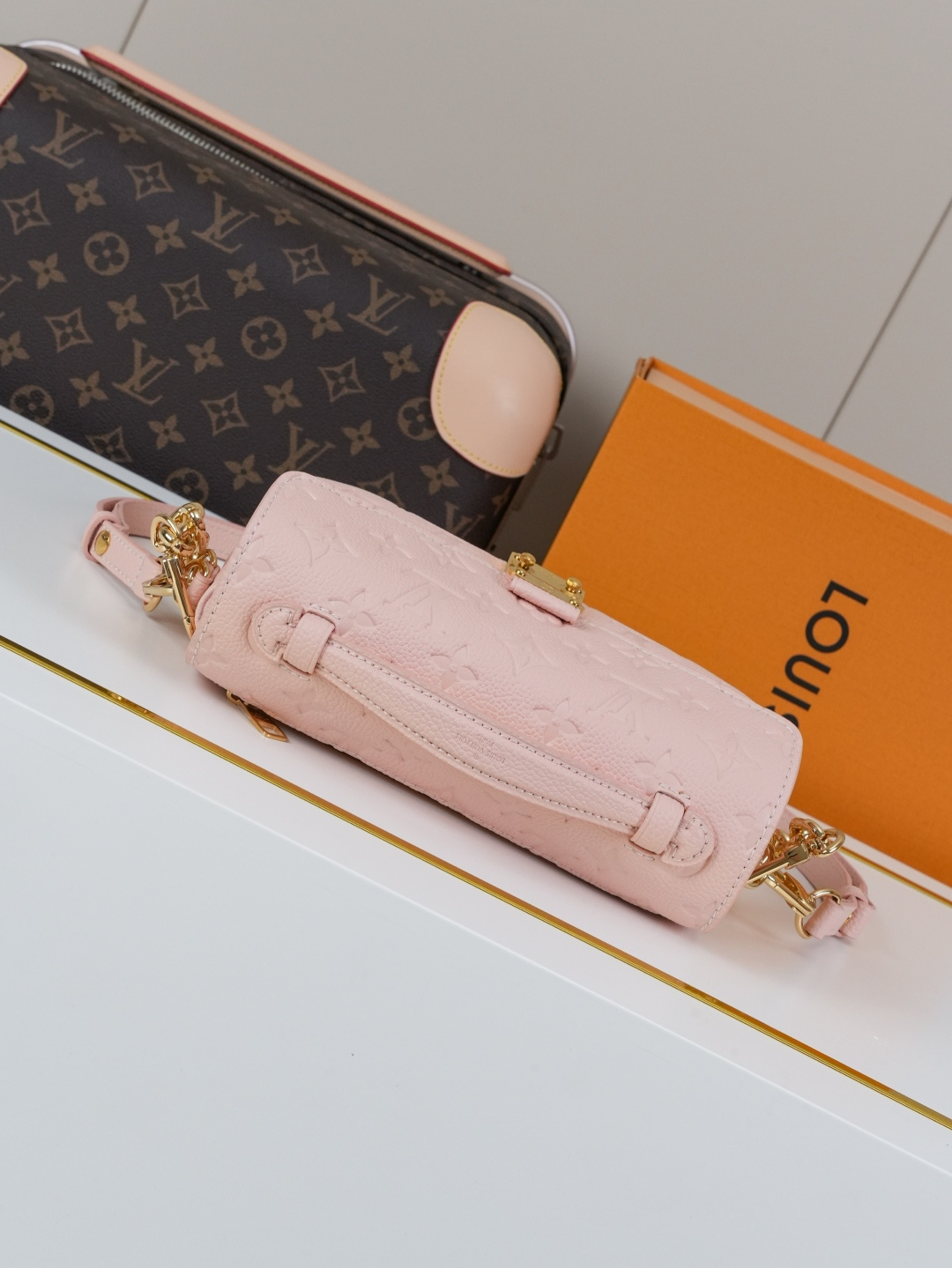 Louis Vuitton Pochette Métis East West Shoulder Bag - Image 3