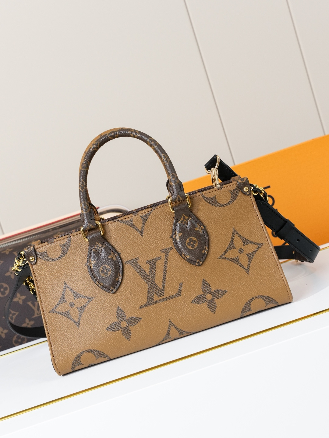 Louis Vuitton OnTheGo East West Bag in Giant Monogram Canvas - Image 3