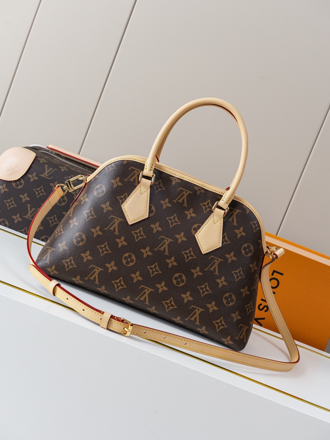 Louis Vuitton Ever More Small Handbag - Image 3