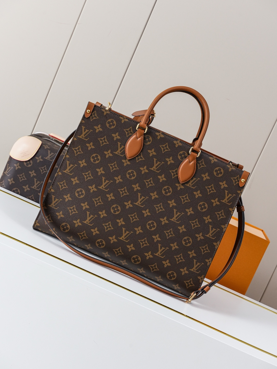 Louis Vuitton OnTheGo Monogram Organizer Tote Bag - Image 3