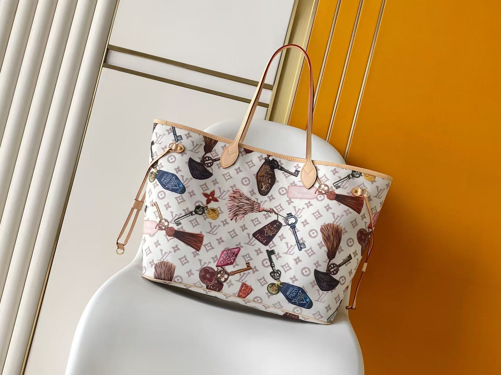 Louis Vuitton Neverfull Bandoulière Inside Out GM Tote Bag - Image 3