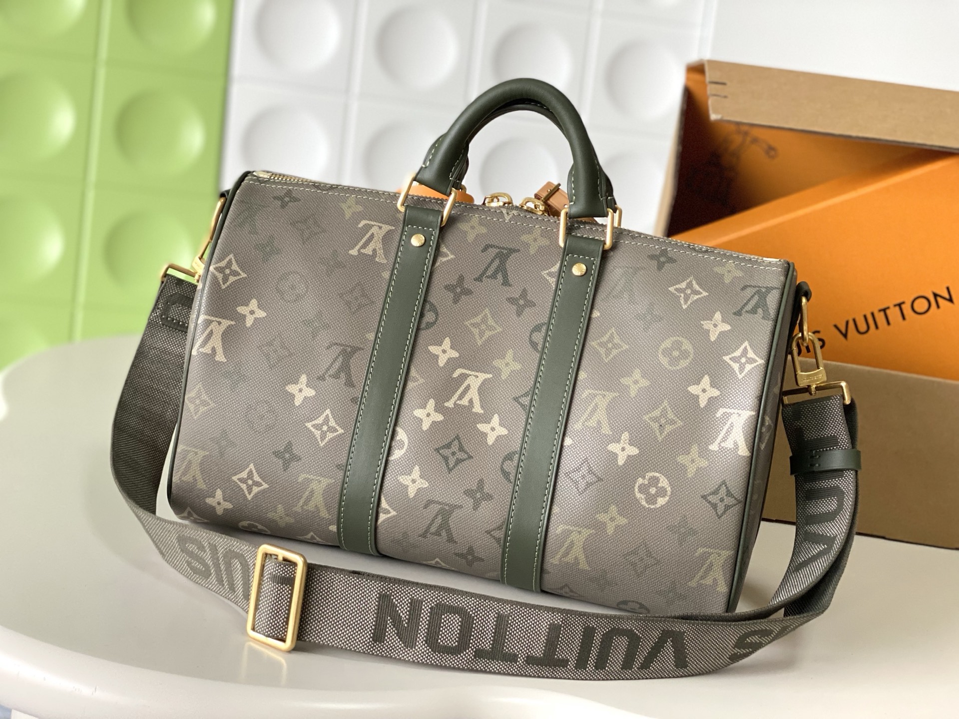 Louis Vuitton Keepall Bandoulière 35 Travel Bag - Image 3