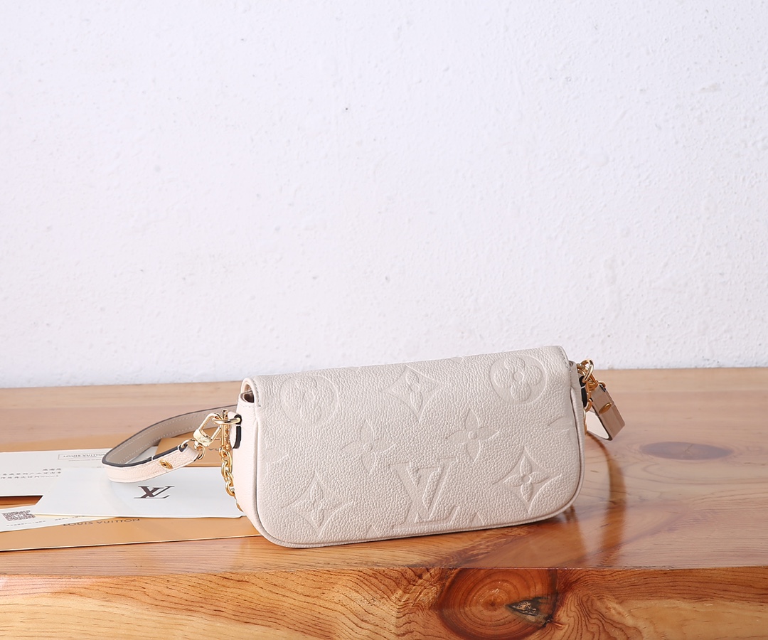 Wallet On Chain Ivy in Monogram Empreinte Leather - Image 3