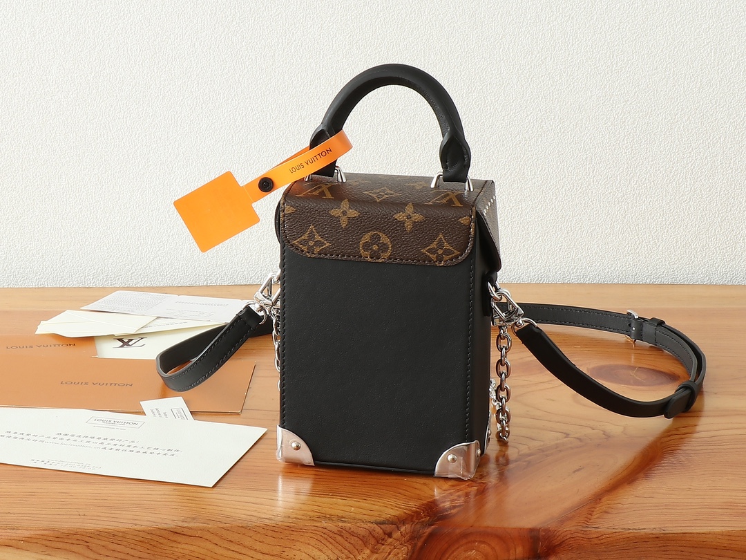 Louis Vuitton LV Vibe Camera Box Handbag - Image 3