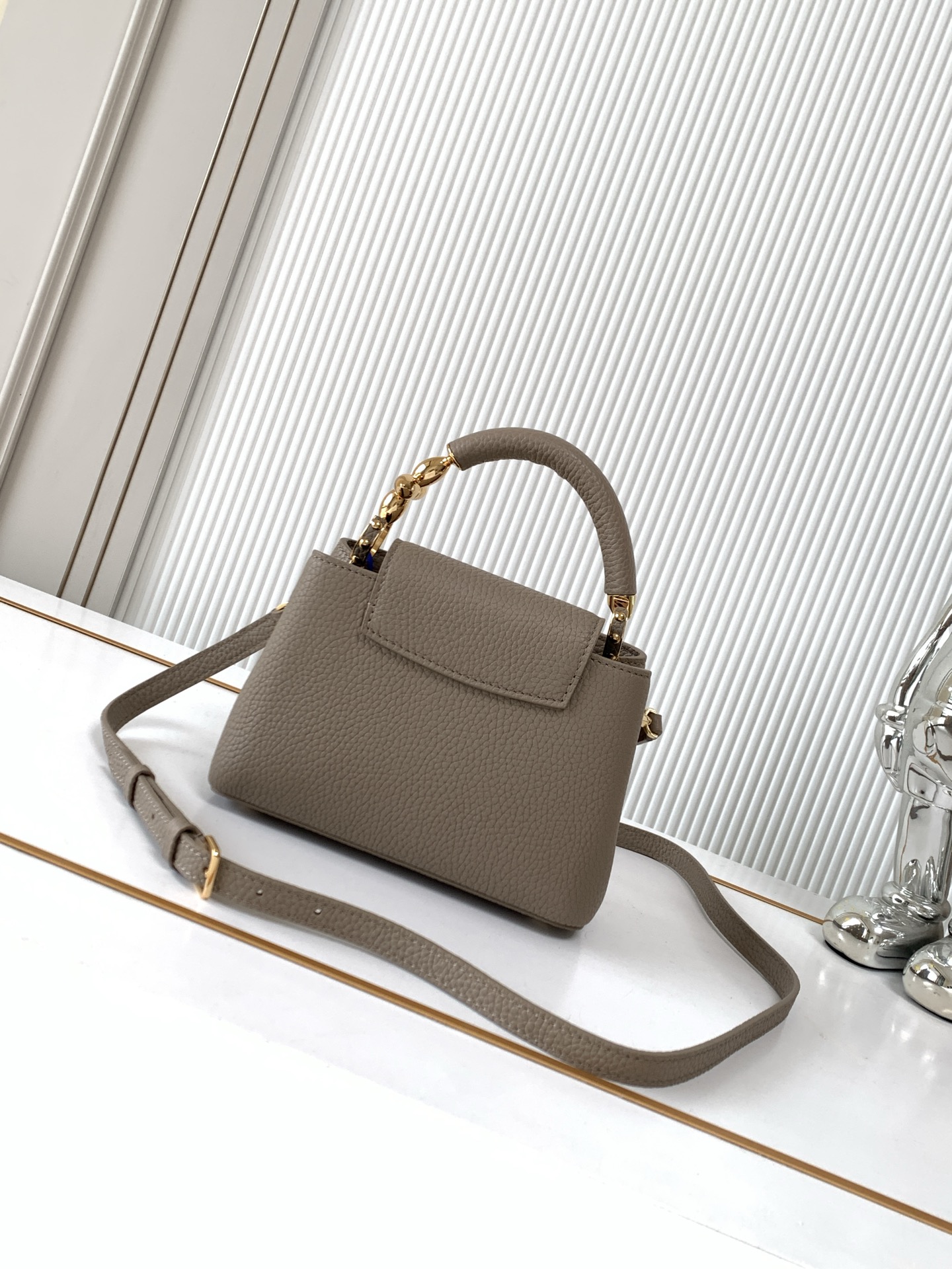 Louis Vuitton Capucines Mini Handbag in Elephant Gray - Image 3