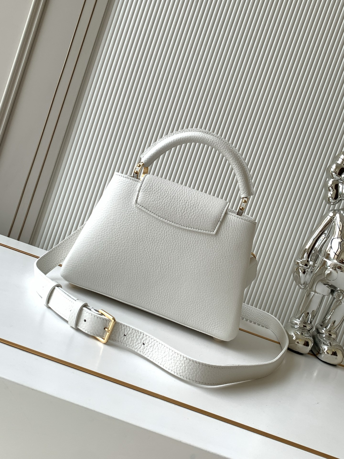 Louis Vuitton Capucines BB Handbag - Image 3