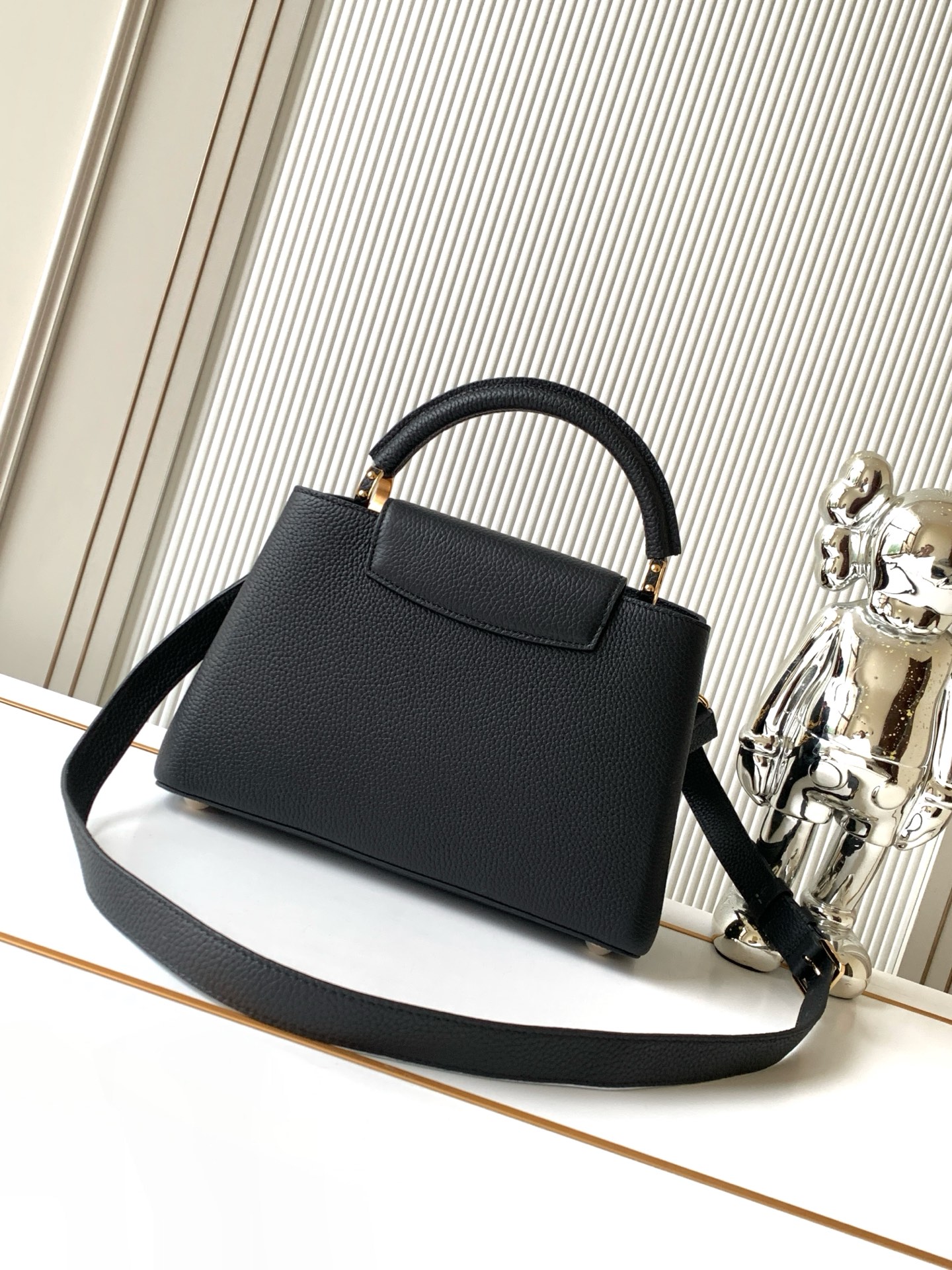 Capucines BB Trilogy Leather Handbag - Image 3