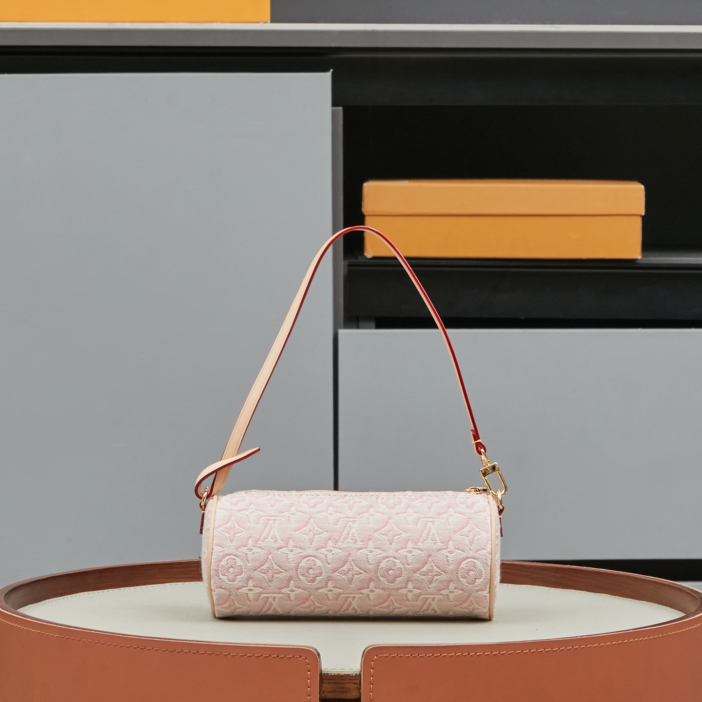Louis Vuitton Pochette Papillon M29881 Monogram Emblème Handbag - Image 3