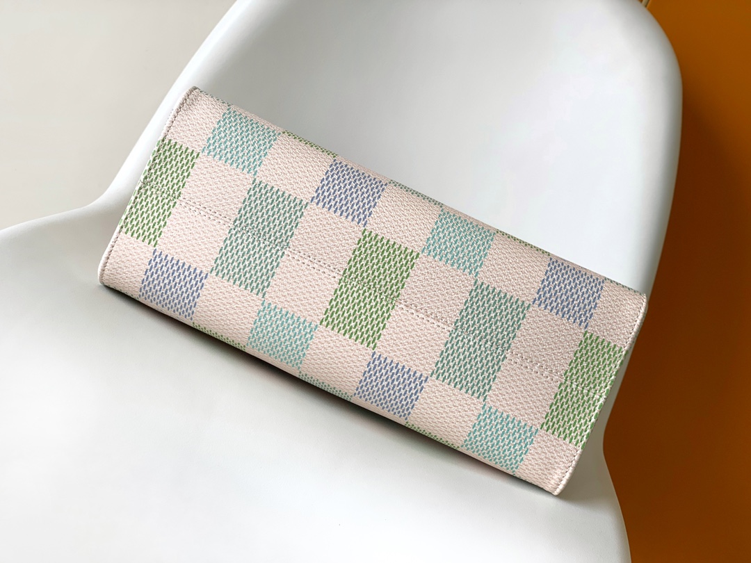 Louis Vuitton OnTheGo MM Monogram Tote Bag - Image 3