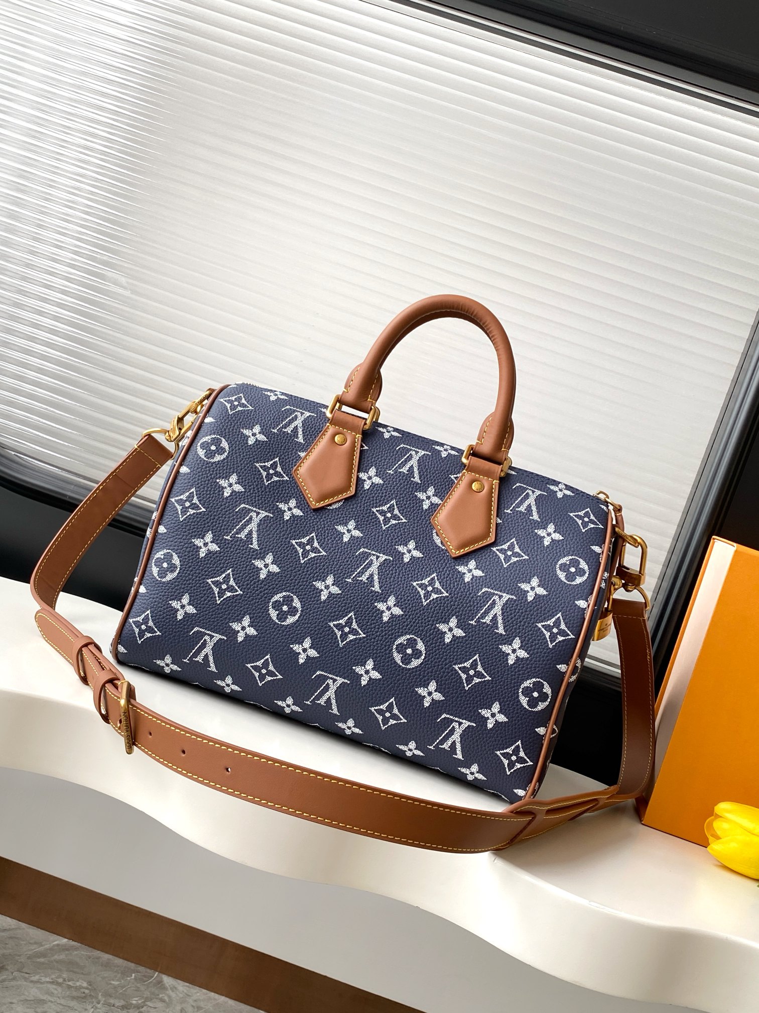 Louis Vuitton Speedy P9 Bandoulière 30 Handbag in Monogram Leather - Image 3