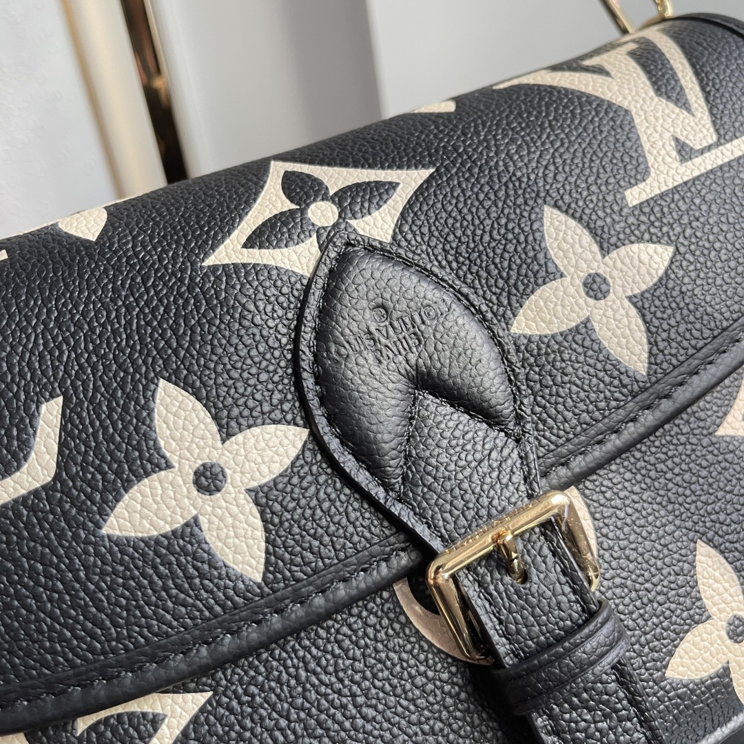 Louis Vuitton Diane Bag M46584 in Black - Image 3
